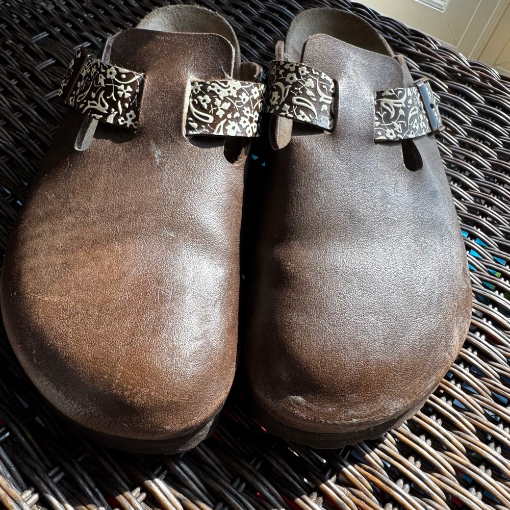 Lot of life left in these Birkenstock Boston Clogs! Size 41